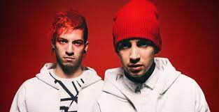 TWENTY ONE PILOTS